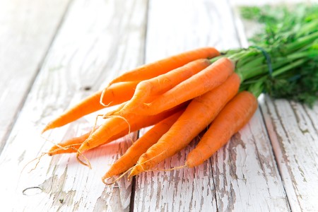 очистка морковки для супа-лапши