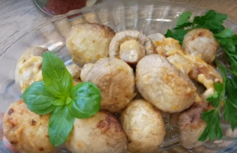Закуска из грибов, запеченных в духовке под соусом — вкусный рецепт